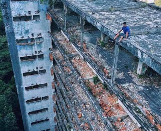 Um esqueleto de hotel de luxo escondido há 70 anos na Floresta da Tijuca