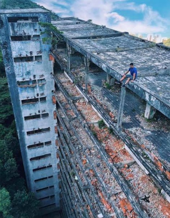 Um esqueleto de hotel de luxo escondido há 70 anos na Floresta da Tijuca