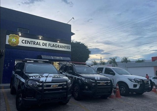 Um passageiro de ônibus é preso por desacato ao xingar policiais militares, em Maceió