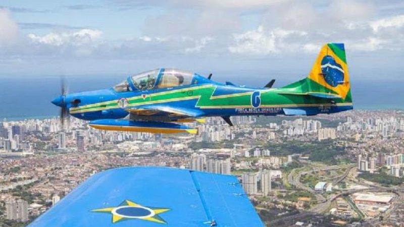 Esquadrilha da Fumaça celebra Bicentenário da Independência com sobrevoo especial em Salvador