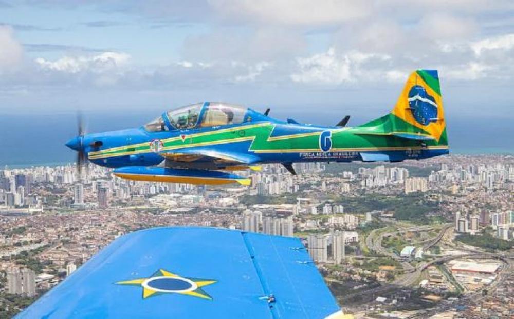 Esquadrilha da Fumaça celebra Bicentenário da Independência com sobrevoo especial em Salvador