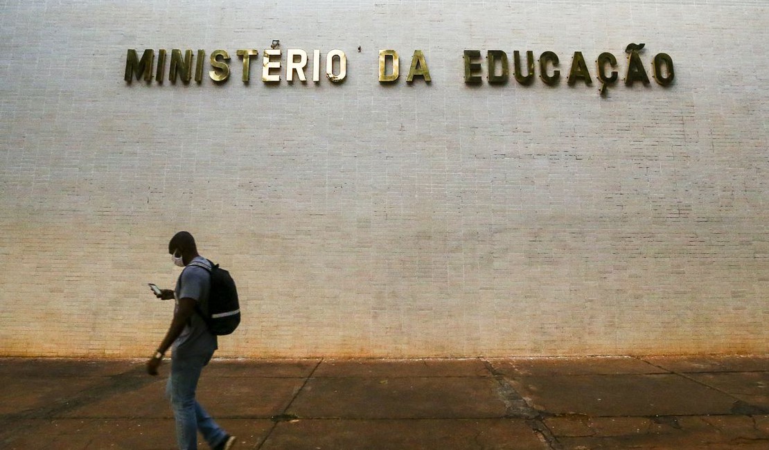 Alagoas pode retomar mais de 100 obras educacionais