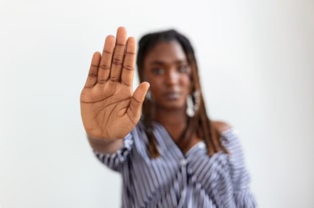 Brasil bate recorde de feminicídios em 2022, com uma mulher morta a cada 6 horas