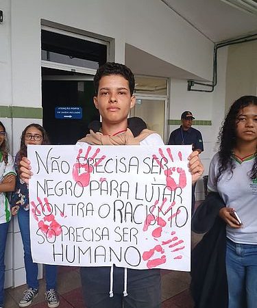 Protesto: estudantes cobram punições mais severas para casos de preconceito dentro do Ifal