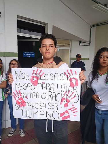 Protesto: estudantes cobram punições mais severas para casos de preconceito dentro do Ifal