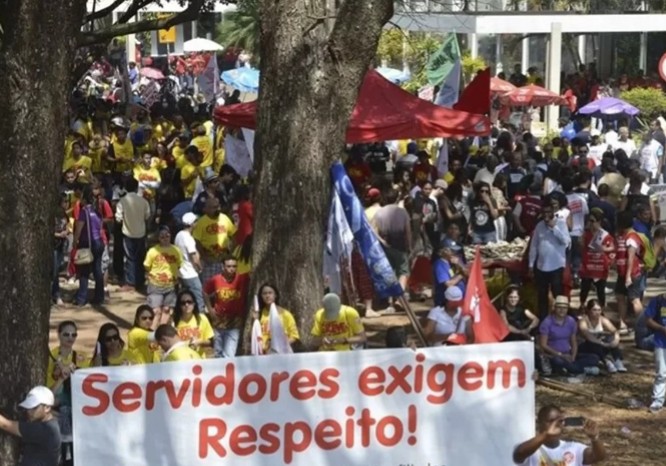 Servidores enviam ao governo contraproposta de reajuste em 3 parcelas