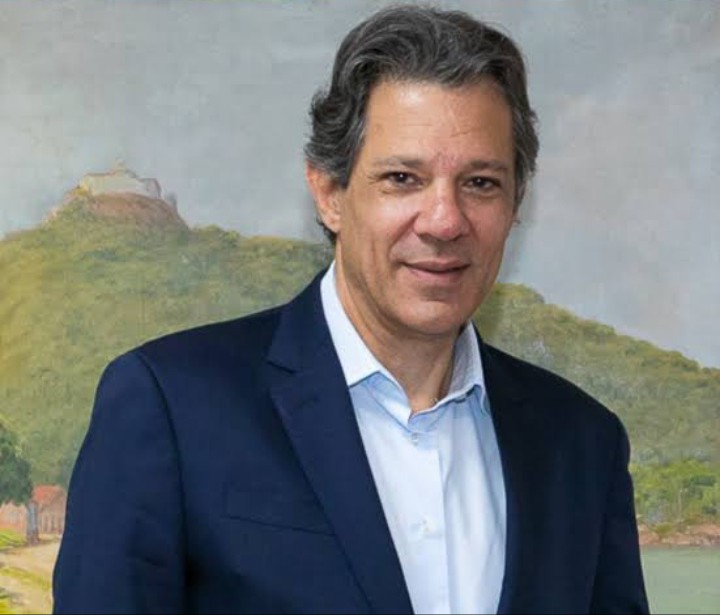 Bancada evangélica se reúne com Haddad após Receita anular isenção para líderes religiosos