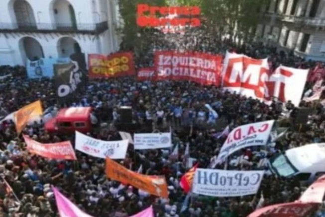 Argentina: Milei enfrenta greve geral; Gol e Latam cancelam voos