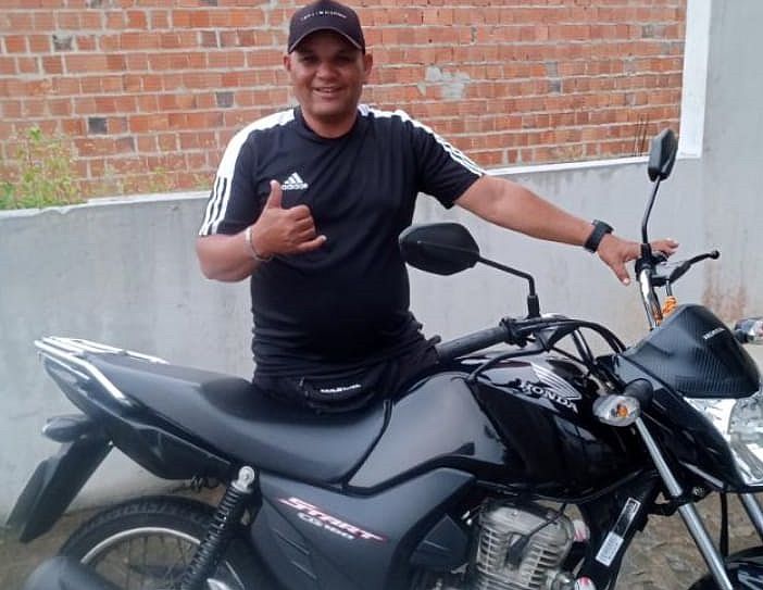 Familiares de mototaxista morto em Viçosa devem depor à polícia; assassino está foragido