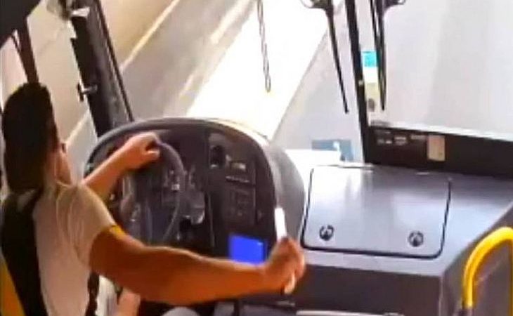 Ônibus é sequestrado por homem armado com faca no interior de SP