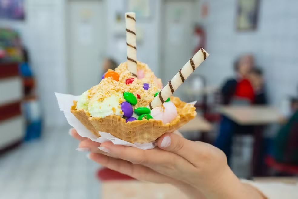 Quem veio primeiro? O sorvete ou a geladeira? Veja curiosidades da sobremesa que pode ser salgada