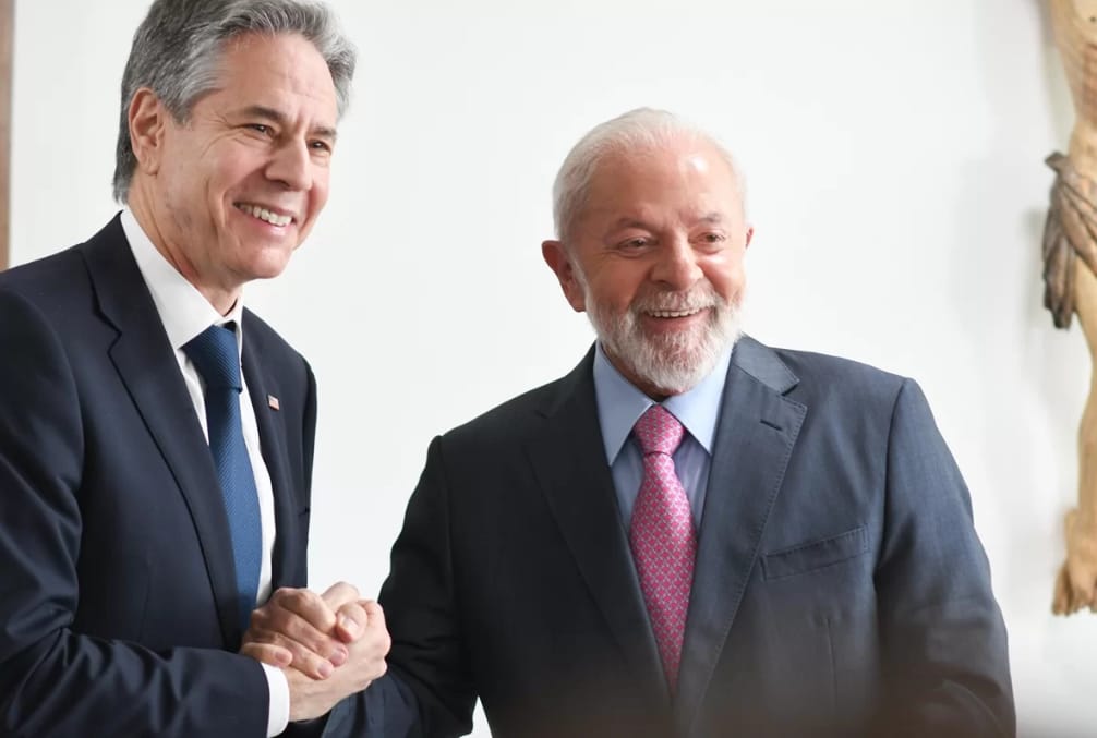 Em meio à crise com Israel, Blinken encontra Lula e se diz “animado”