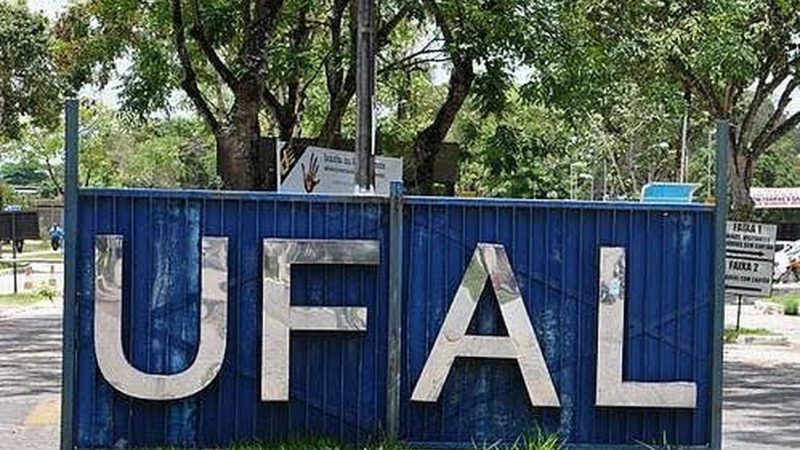 Servidores técnicos administrativos da UFAL param atividades