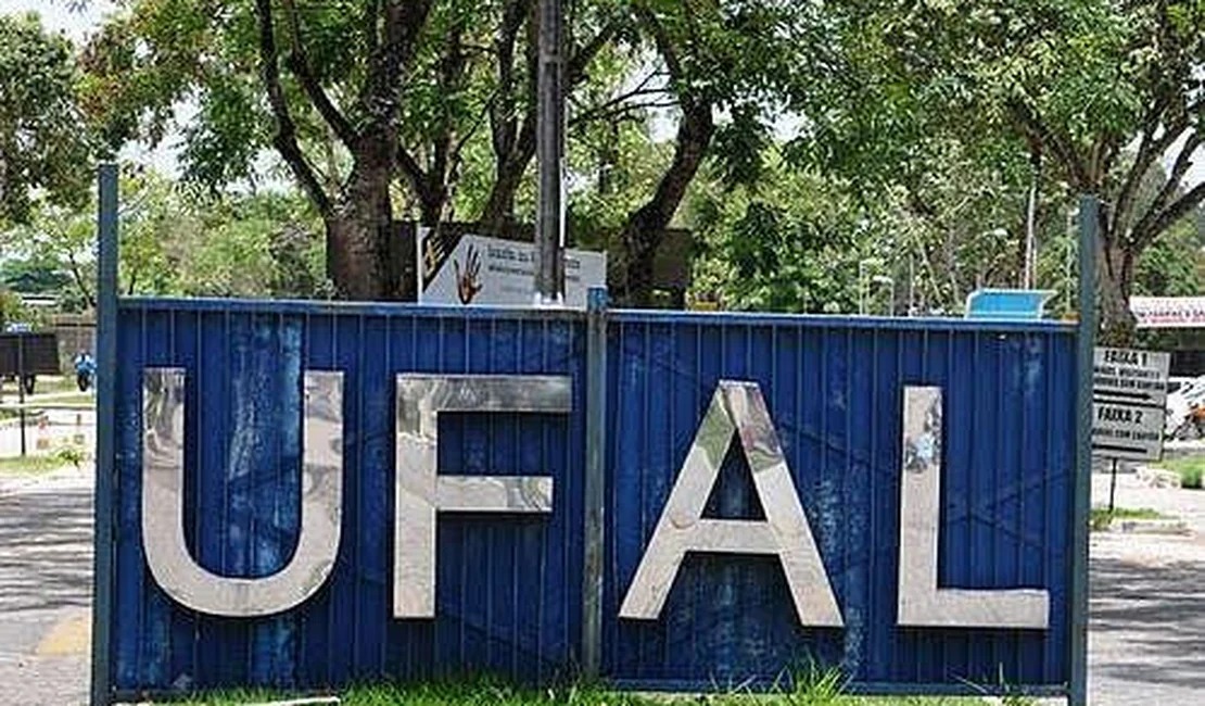 Servidores técnicos administrativos da UFAL param atividades