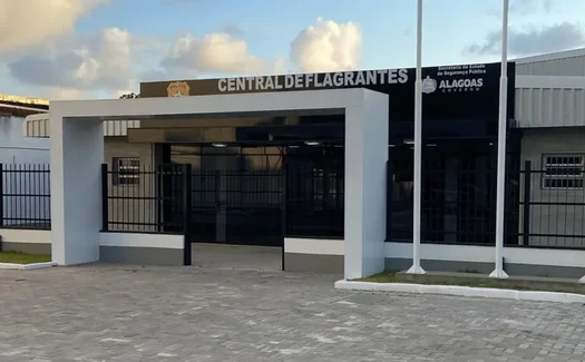 Homem é acusado de aliciar crianças com doces e brinquedos no Benedito Bentes