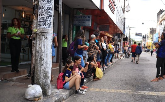 População reclama de infraestrutura dos pontos de ônibus no Centro de Maceió