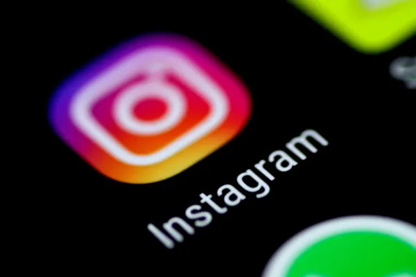 Instagram agora permite postar até 20 fotos ou vídeos no carrossel