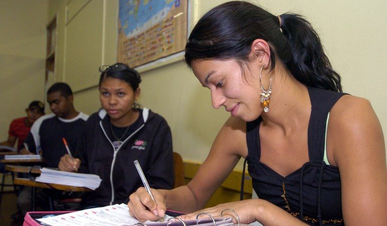 Pé-de-Meia: divulgado calendário para estudantes da EJA