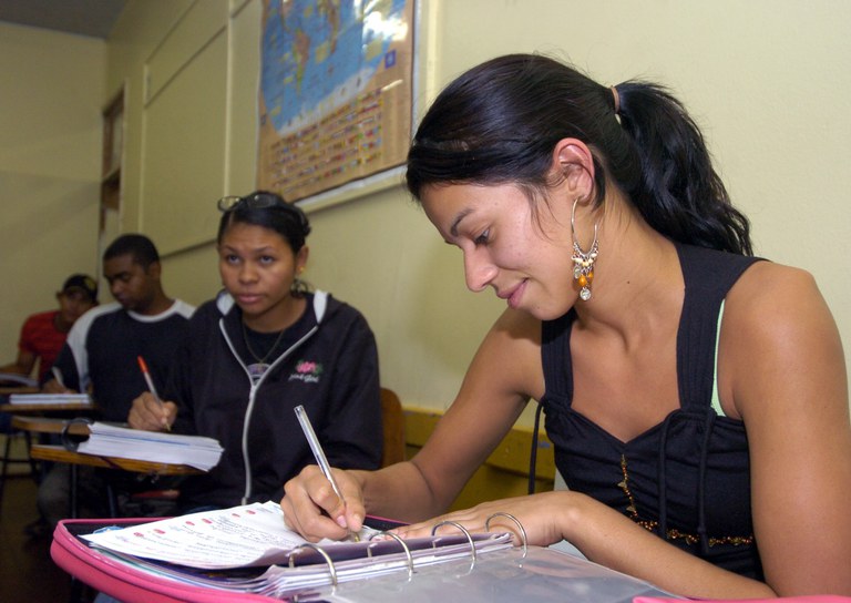 Pé-de-Meia: divulgado calendário para estudantes da EJA