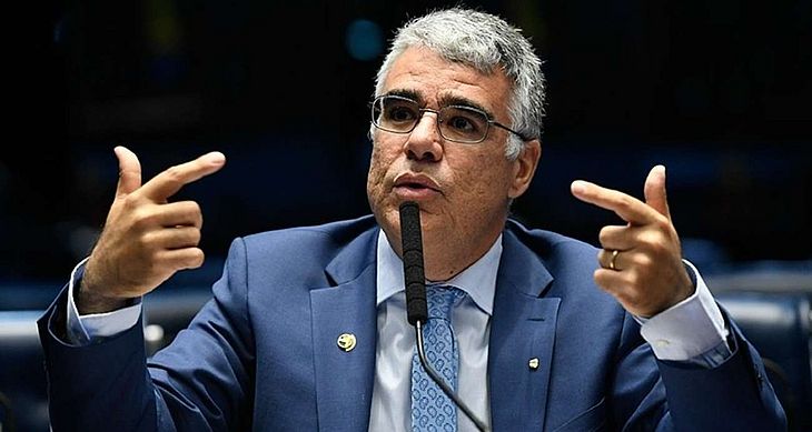 Senador organiza abaixo-assinado contra Moraes: ‘Maior pedido de impeachment da história do Brasil’