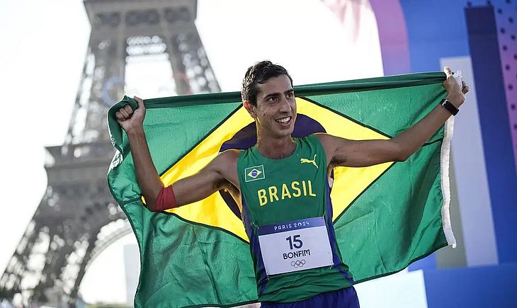 Caio Bonfim fatura prata inédita para o Brasil na marcha atlética