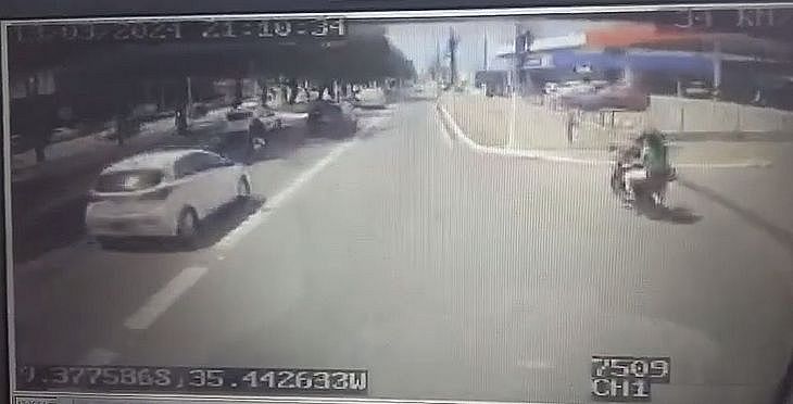 Motociclista é indiciado por morte de bancária em acidente na Fernandes Lima