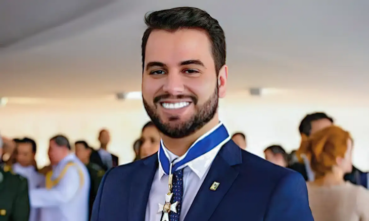 Alexandre Moraes solta Filipe Martins, ex-assessor de Bolsonaro