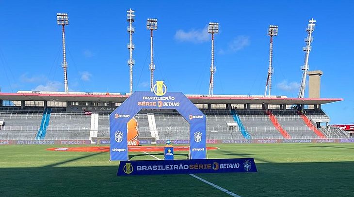 Após reclamação da torcida, CRB reduz preços dos ingressos para partida contra o Ceará; veja valores