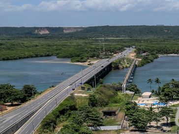 MPT investiga acidente sofrido por funcionário que caiu da Ponte Divaldo Suruagy