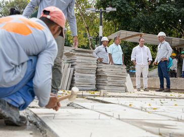 Obras de mercado e praça estão em ritmo acelerado na Vila São José