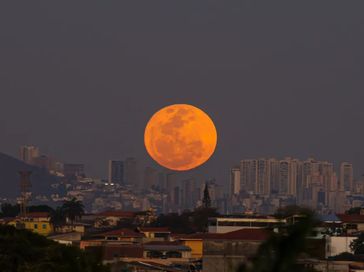 Superlua azul: como observar fenômeno raro que acontece nesta segunda (19)