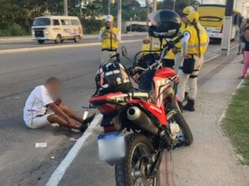 Ronda no Bairro e Samu prestam socorro a vítima de acidente na AL-101 Norte