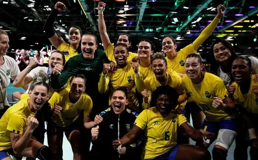 Brasil vence e avança às quartas do handebol feminino