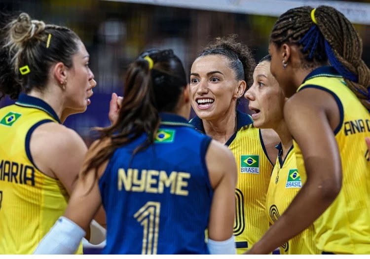 Brasil bate Japão em ‘revanche’ e mantém 100% no vôlei feminino em Paris