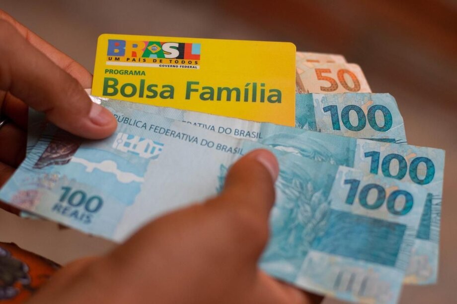 Beneficiários do Bolsa Família gastaram R$ 3 bi com “apostas” em agosto, diz BC