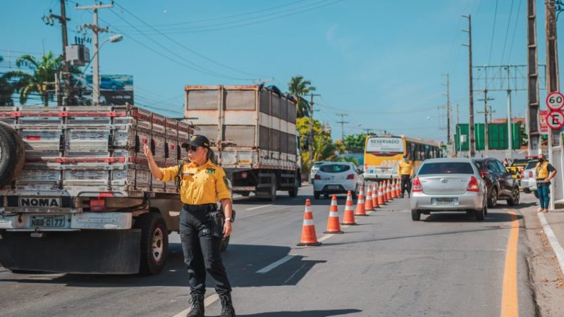 Obra em rede elétrica modifica trânsito da Avenida Gustavo Paiva