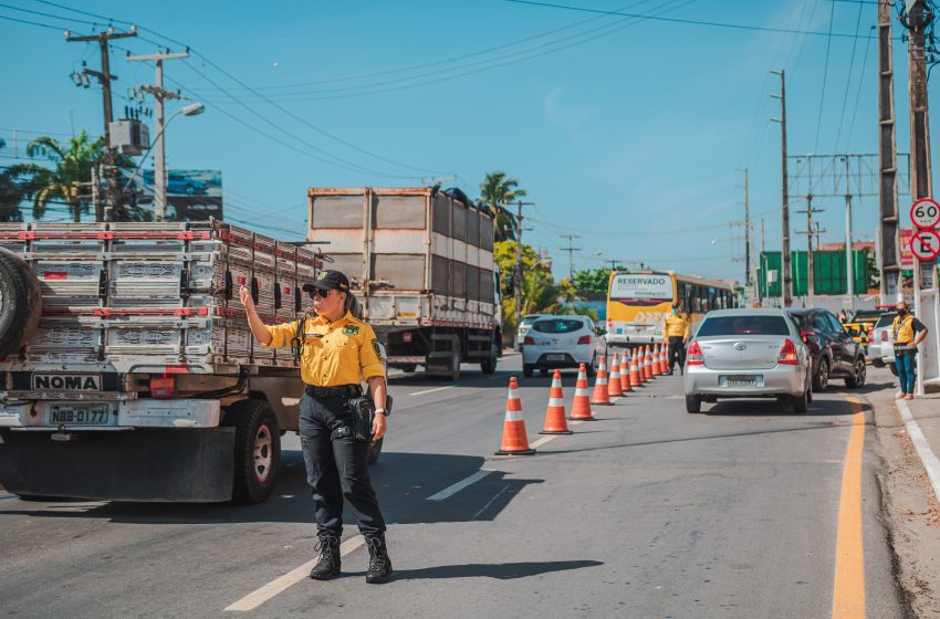 Obra em rede elétrica modifica trânsito da Avenida Gustavo Paiva