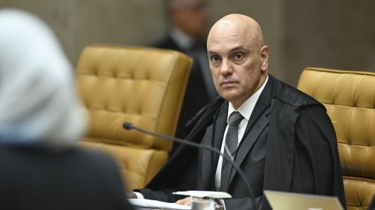 Senadores retiram assinaturas de pedido de impeachment de Moraes