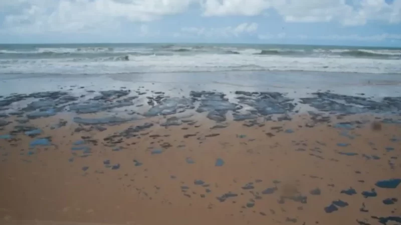 As lições do caso das manchas de óleo nas praias do Nordeste 5 anos depois