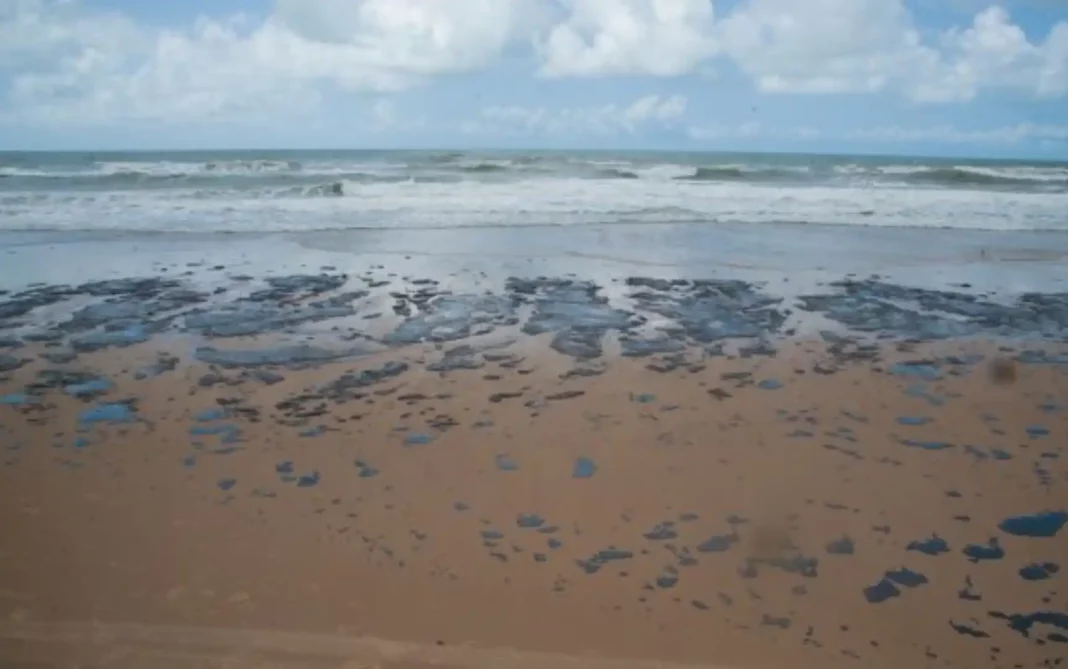 As lições do caso das manchas de óleo nas praias do Nordeste 5 anos depois