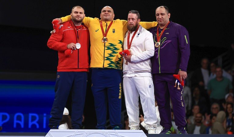 Atletas do IBC voltam de Paris com medalhas