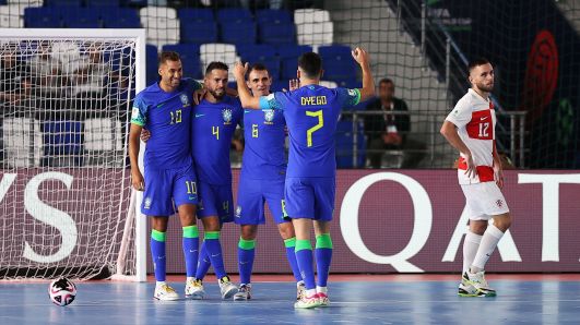 Brasil vence por 8 a 1 e se classifica na Copa do Mundo de Futsal