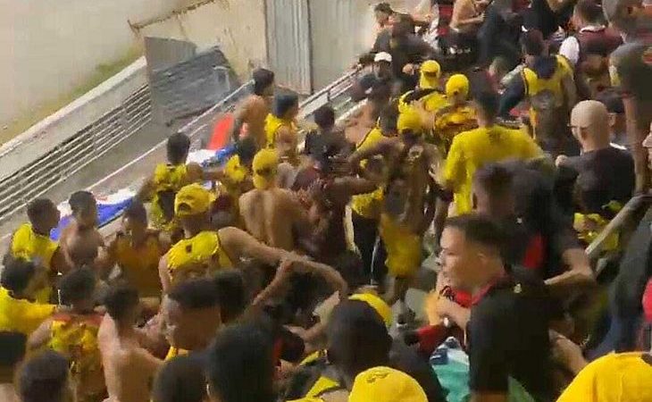 CRB x Sport: torcedores brigam na arquibancada do Rei Pelé e são contidos por policiais; veja vídeo