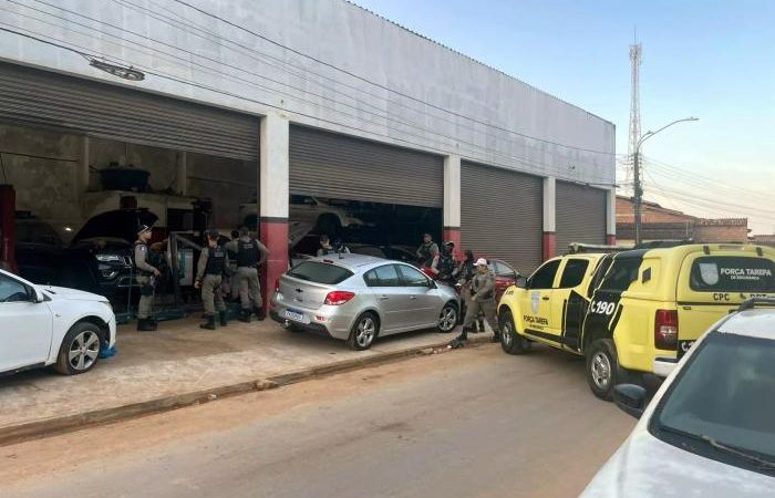 PM realiza Operação Lego e apreende motores e peças de veículos com registros de roubo, em Arapiraca