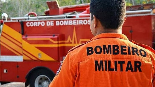 Jovem sofre ferimentos nas nádegas em colisão entre carro e moto em Maceió