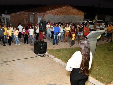 Prefeitura de São Miguel dos Campos inaugura ruas pavimentadas em povoado