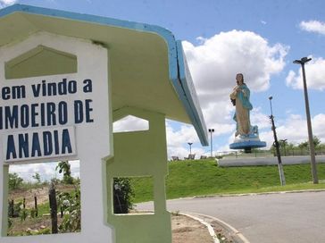 Homem é resgatado após cair em fossa de 10 metros em parque aquático no interior de AL