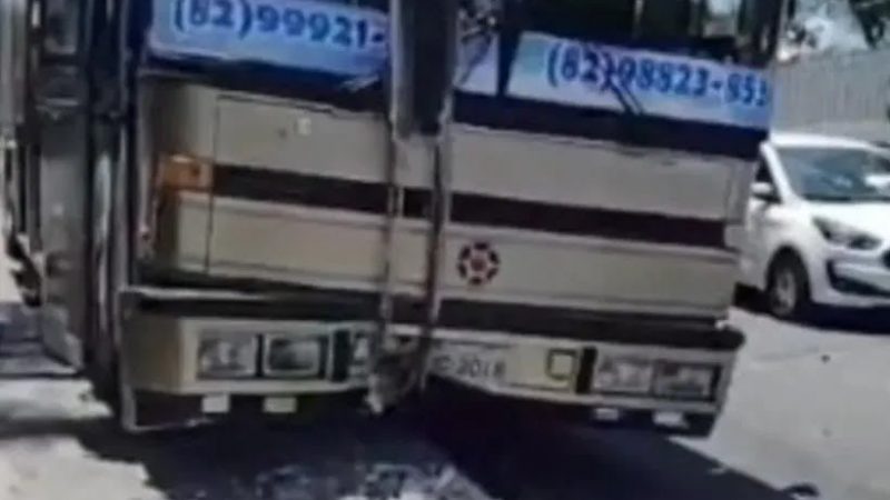 Vídeo: motorista perde controle da direção e bate em poste de energia no Feitosa