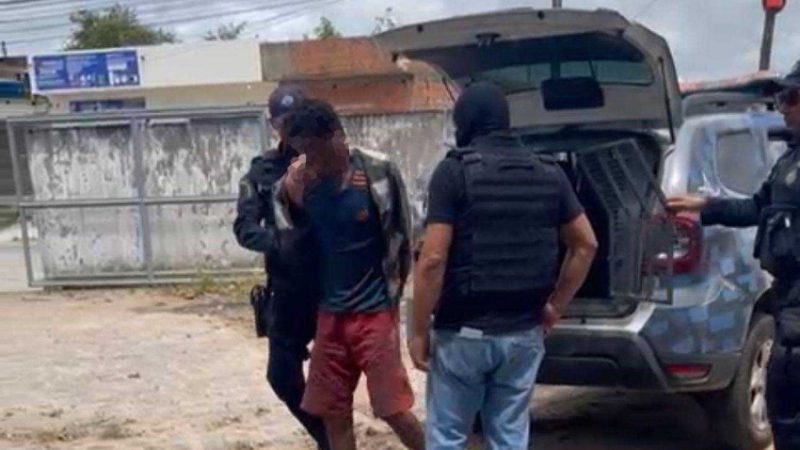 Homem que furtava fios no Benedito Bentes é identificado em imagens de câmeras da Prefeitura