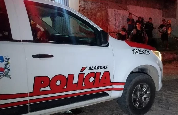 Homem é preso após ameaçar cortar as pernas da própria mãe no Agreste de Alagoas